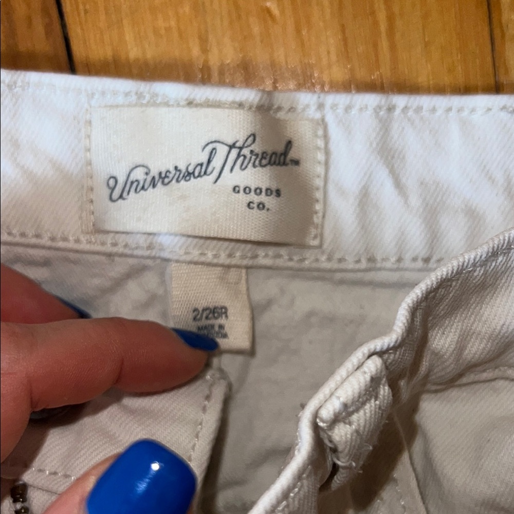 Universal Thread White High Rise Jeans Relaxed Fit - Picture 2 of 6